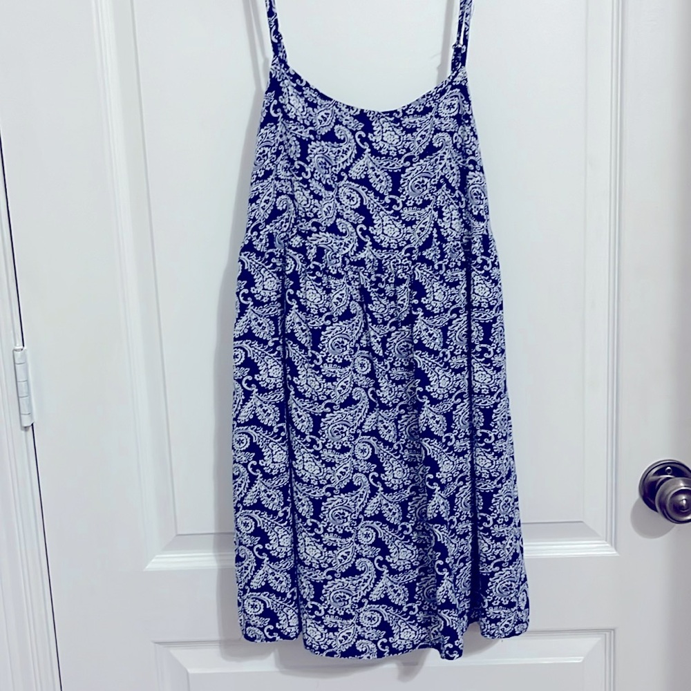 A dress from love tree happens. Elegant and is royal blue with white designs